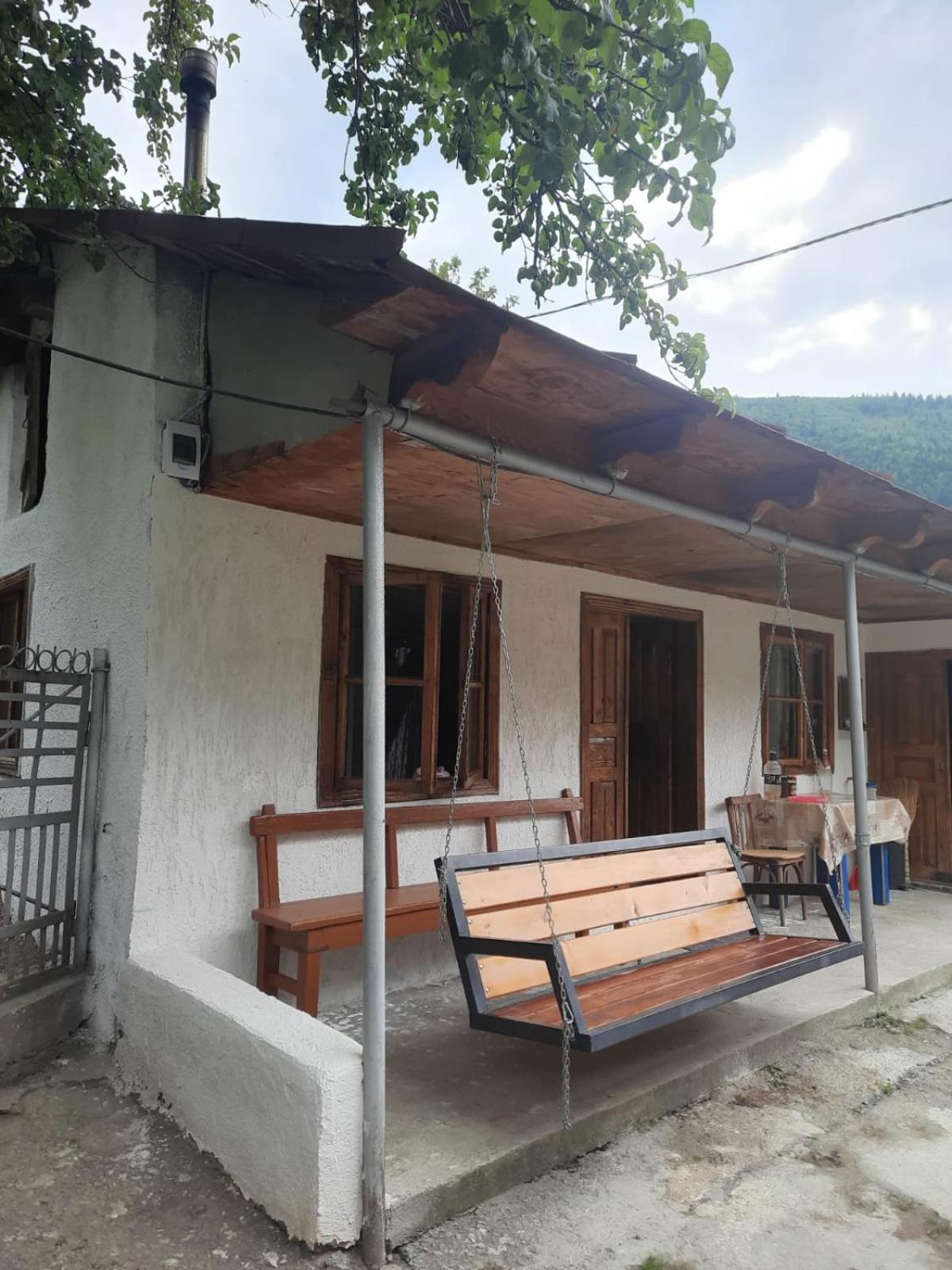 Guesthouse "Megi" Mestia Exterior photo